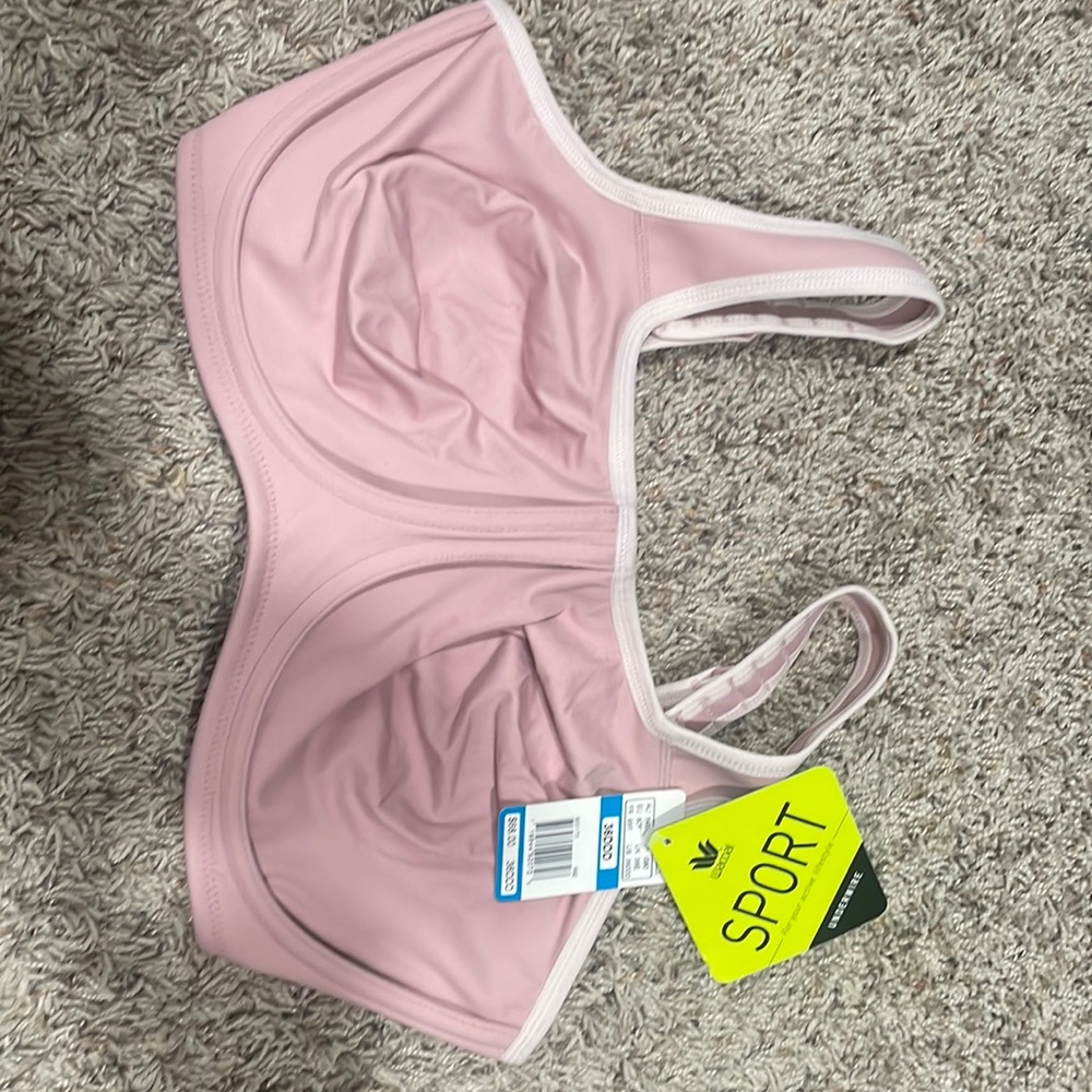 Wacoal sports bra new with tags 36DDD